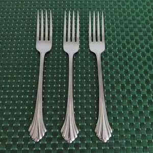 Oneida BANCROFT Dinner Forks Set Lot of 3 Stainless Flare Tip Ridged Glossy USA
